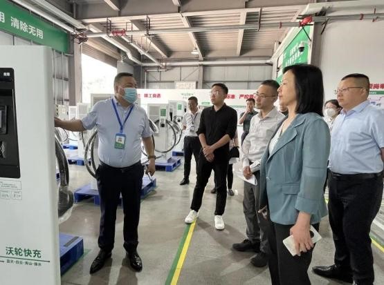 【Leadership case】Cai Ying, member of the Party Committee and deputy director of the Sichuan Securities Regulatory Bureau, led a team to guide the listing work of Wolun Electric