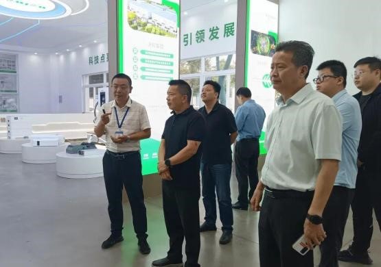 【leadership case】Zou Zhengyou, vice chairman of the CPPCC of Da 'an District, led a team to visit Wolun Electric to investigate the production and operation of industrial manufacturing industry